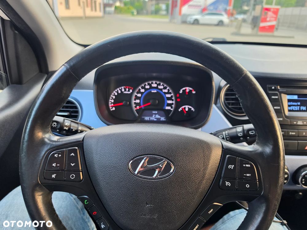 Hyundai i10 1.2 Fifa World Cup Edition - 24