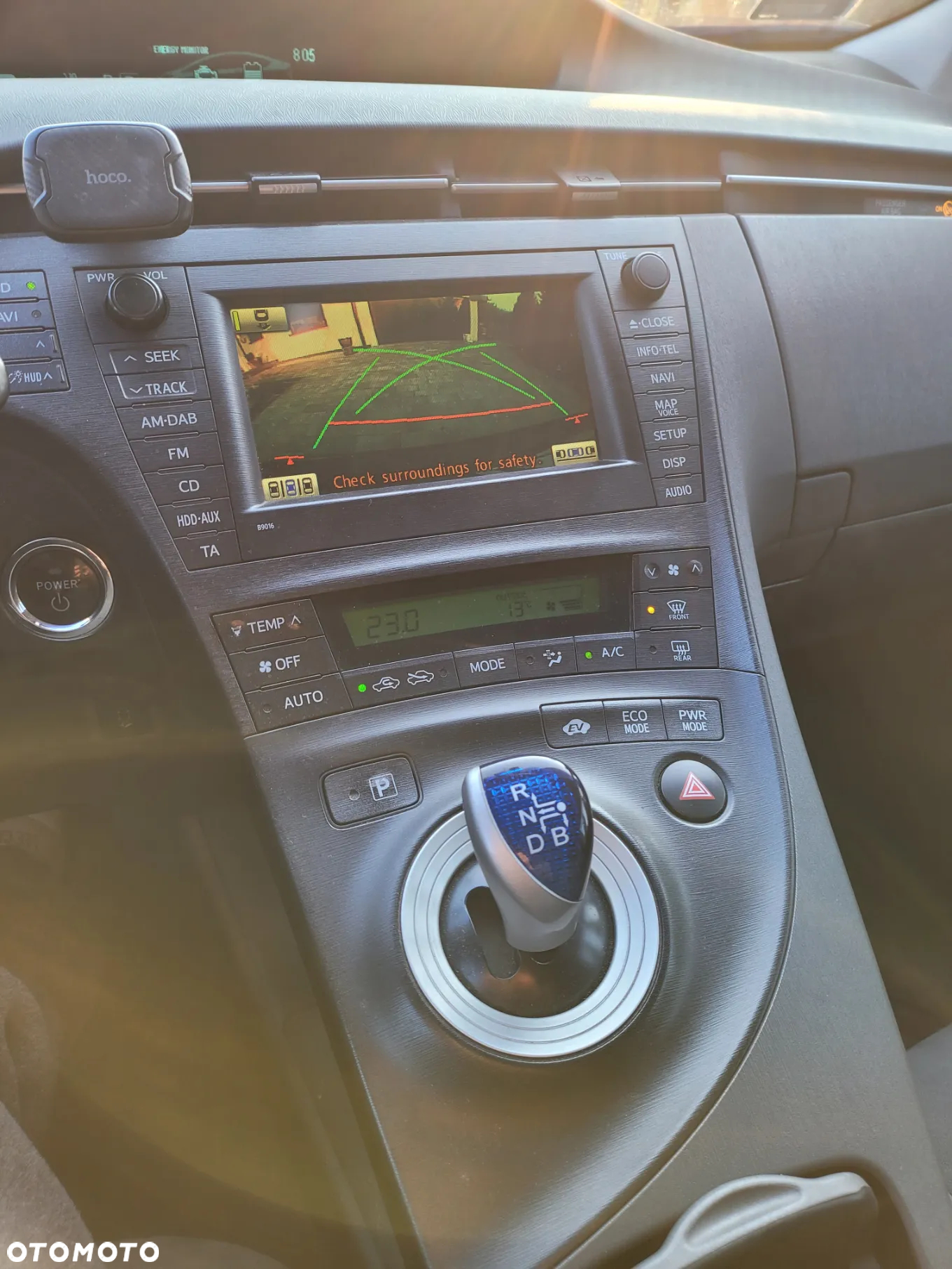 Toyota Prius (Hybrid) - 13