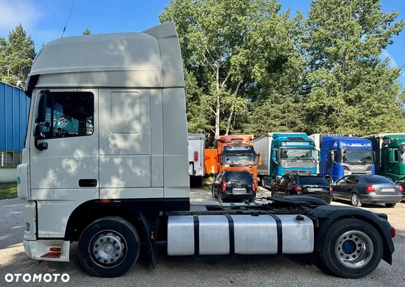 DAF XF 105.460 SUPER SPACE CAB AUTOMAT SPOJLERY KLIMA WEBASTO 2xALUTANK LODÓWKA LOW DECK MEGA EURO 5 EEV 2013r - 4