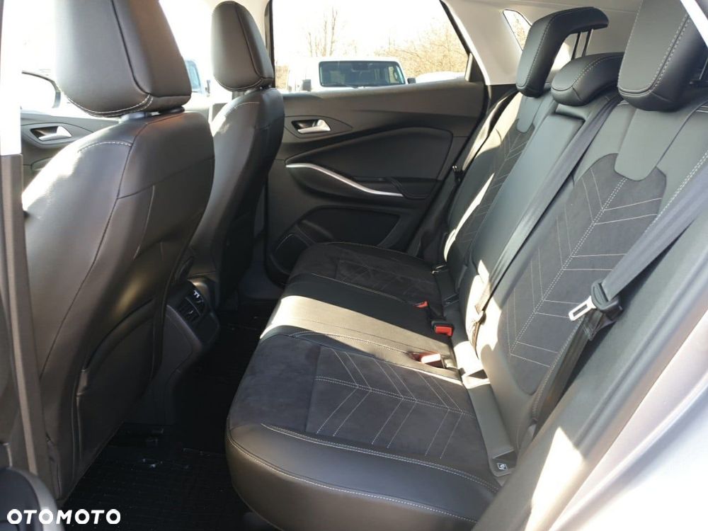 Opel Grandland 1.2 T GS Advanced S&S - 10