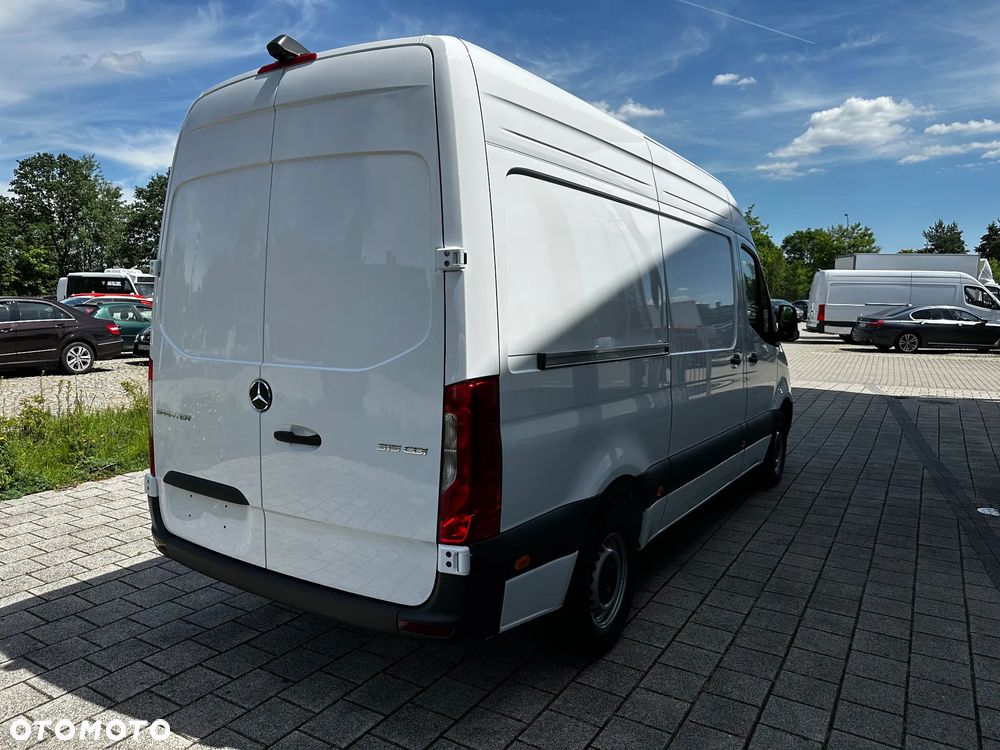 Mercedes-Benz Sprinter - 7