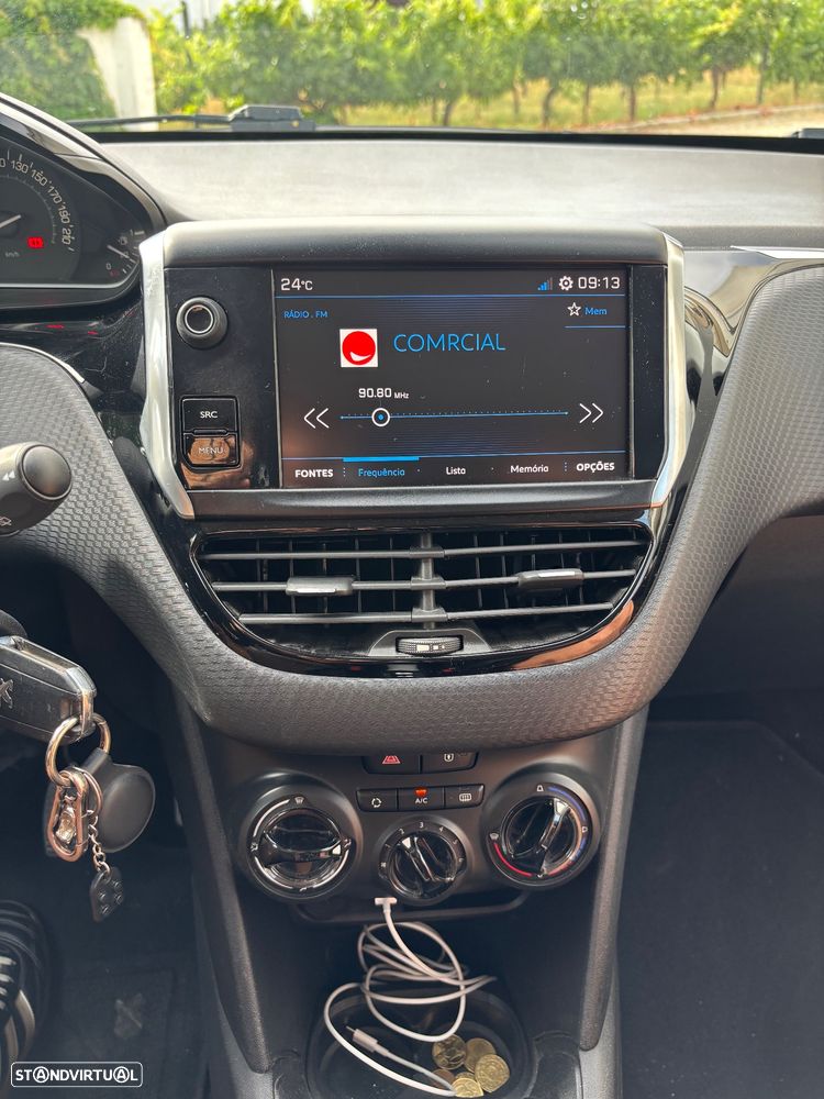 Peugeot 208 1.2 PureTech Style - 10