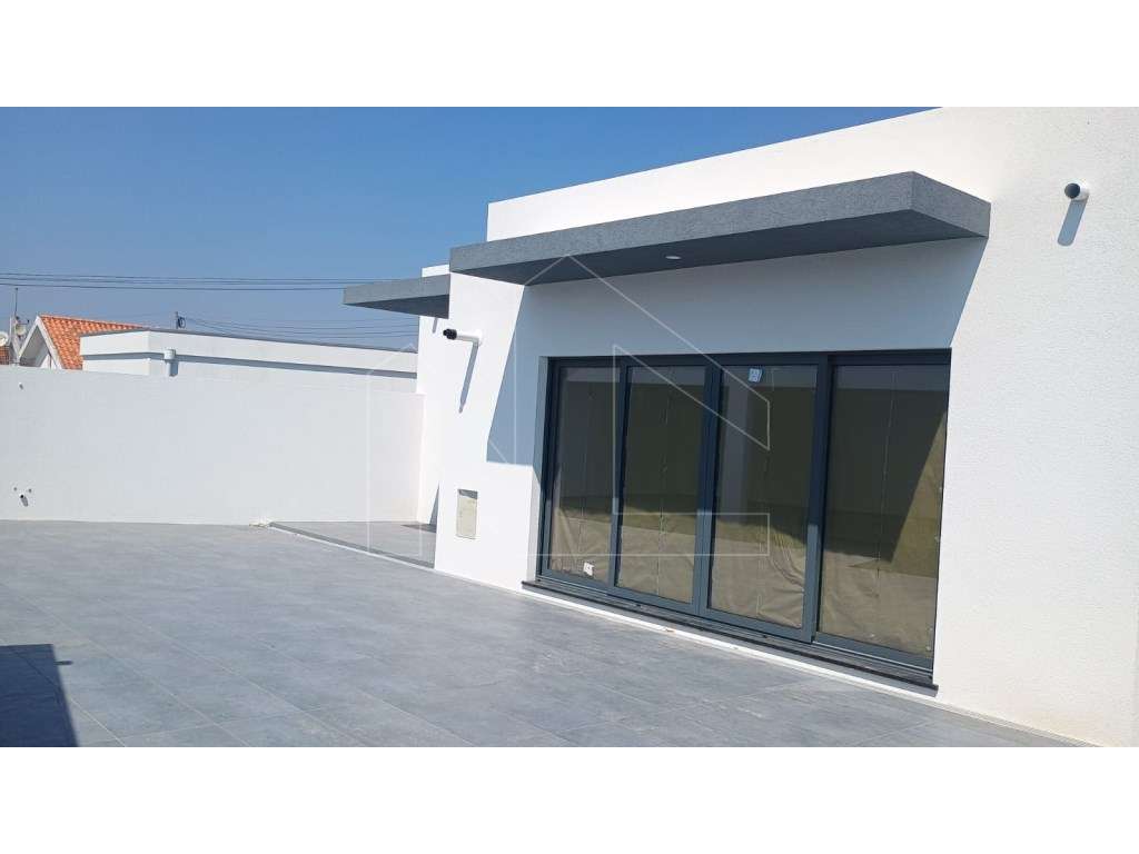 Moradia T3 - A Dois Passos das Praias - Grande imagem: 2/13