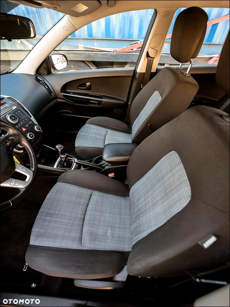 Kia Ceed - 31