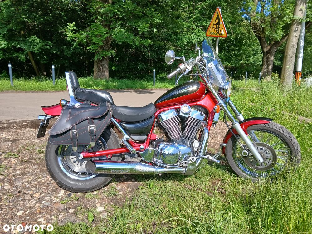 Suzuki Intruder - 12