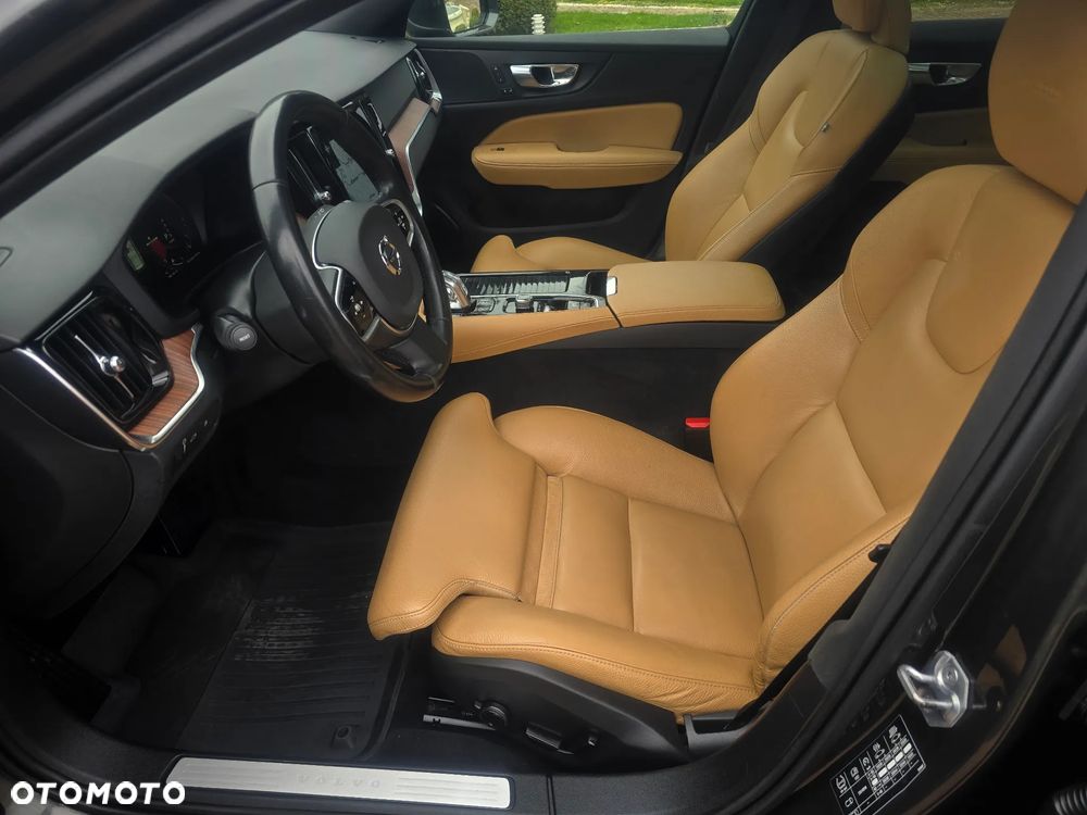 Volvo V60 T8 AWD Plug-In Hybrid Inscription - 13