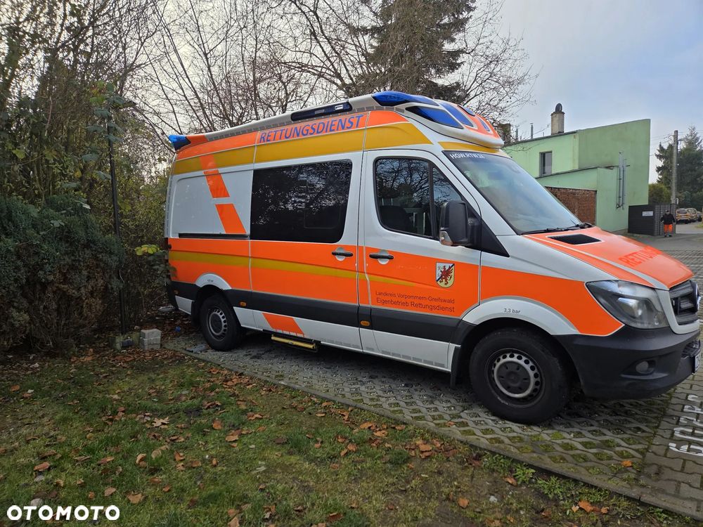 Mercedes-Benz Sprinter - 1