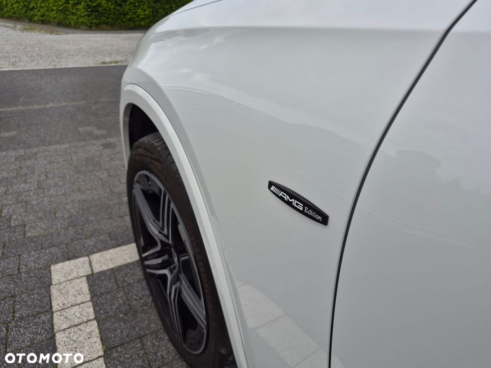 Mercedes-Benz GLC - 27