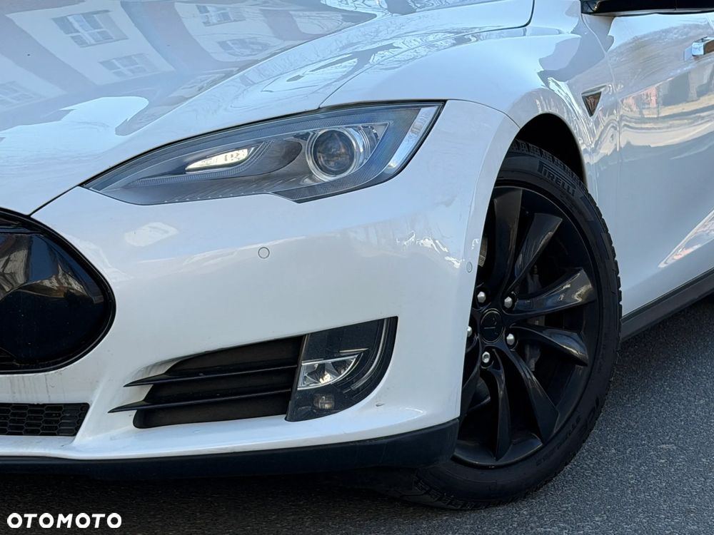 Tesla Model S 85D Allradantrieb - 25