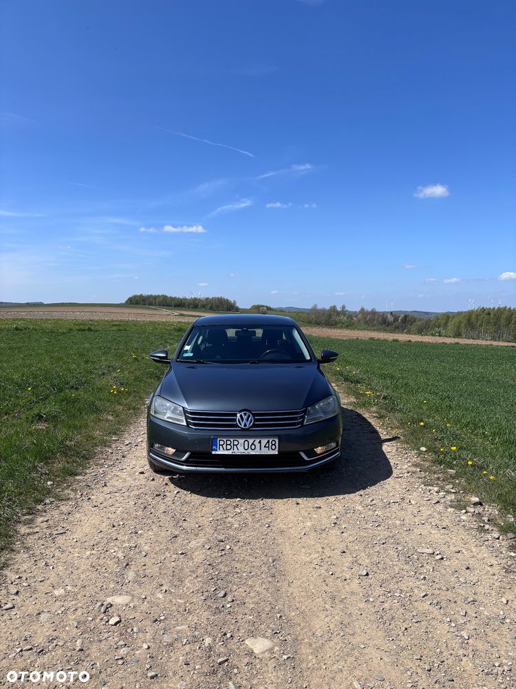 Volkswagen Passat 1.6 TDI DPF BlueMotion Technology Comfortline - 1