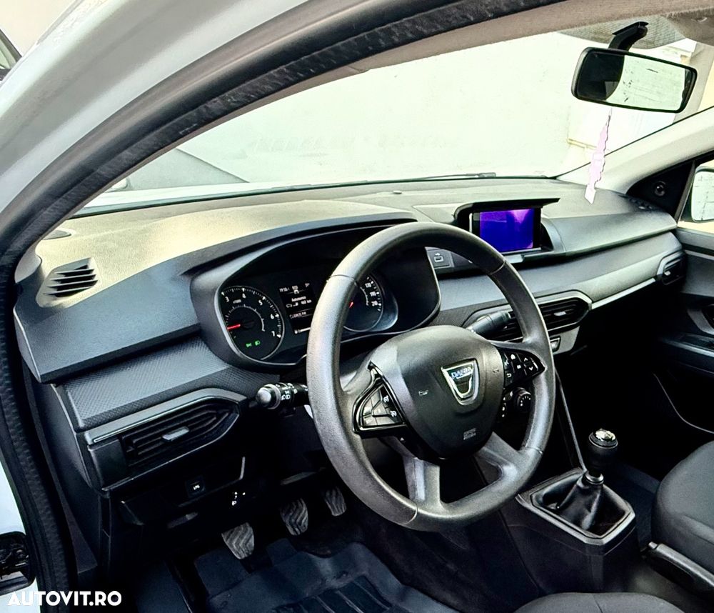 Dacia Logan TCe 90 MT5 Essential - 9