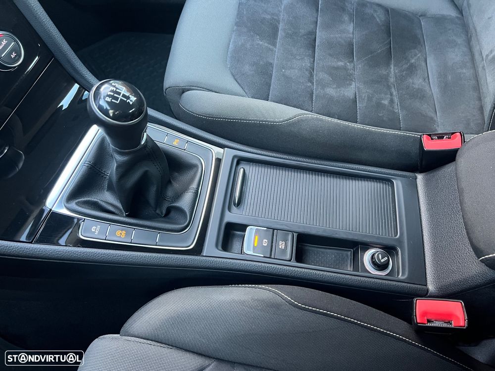 VW Golf 1.6 TDi Highline - 14