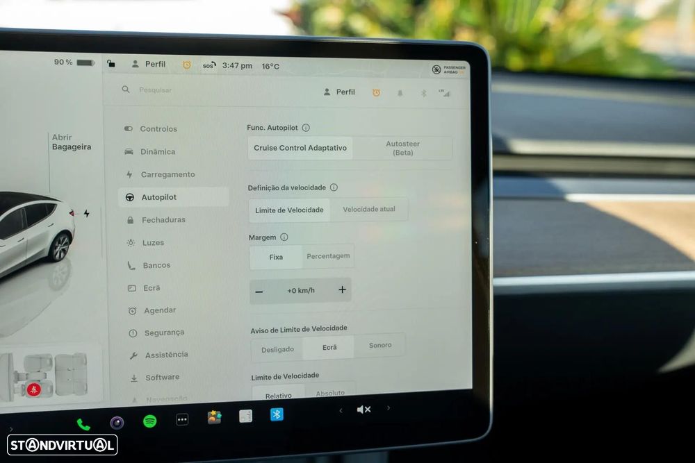 Tesla Model Y Long Range Dual Motor AWD - 12