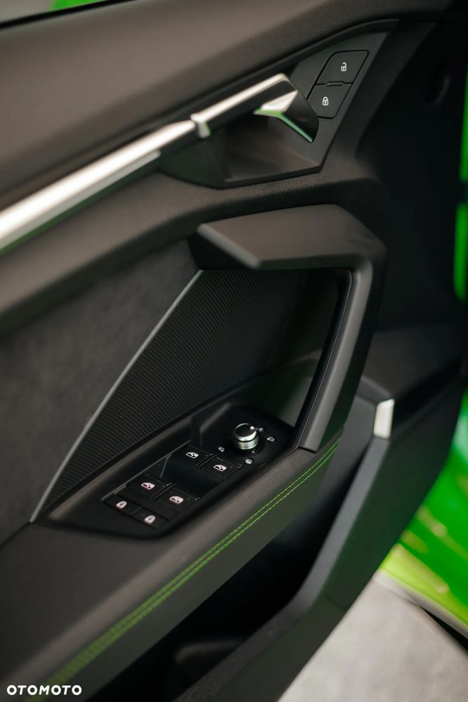 Audi RS3 Limousine - 12