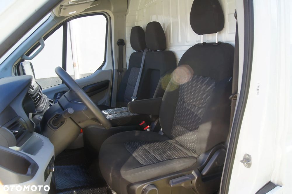 Maxus Deliver 9 - 18