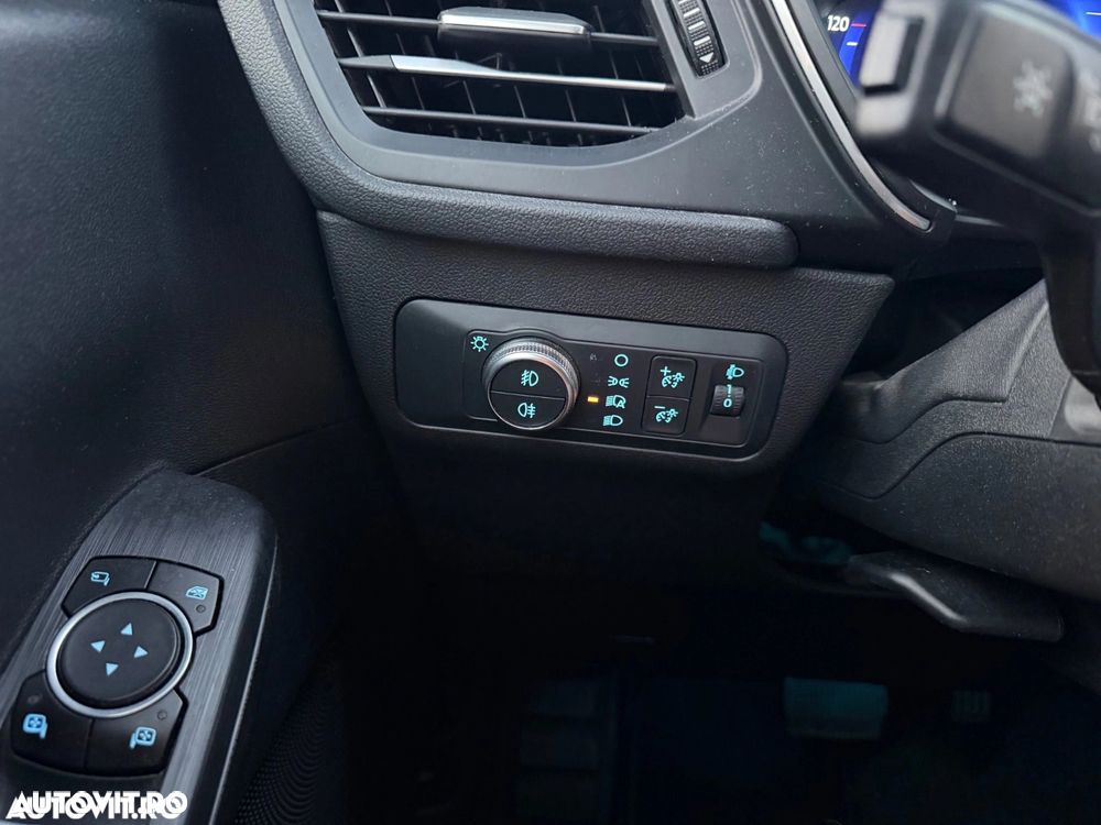 FORD Kuga 2022 — imagine 17