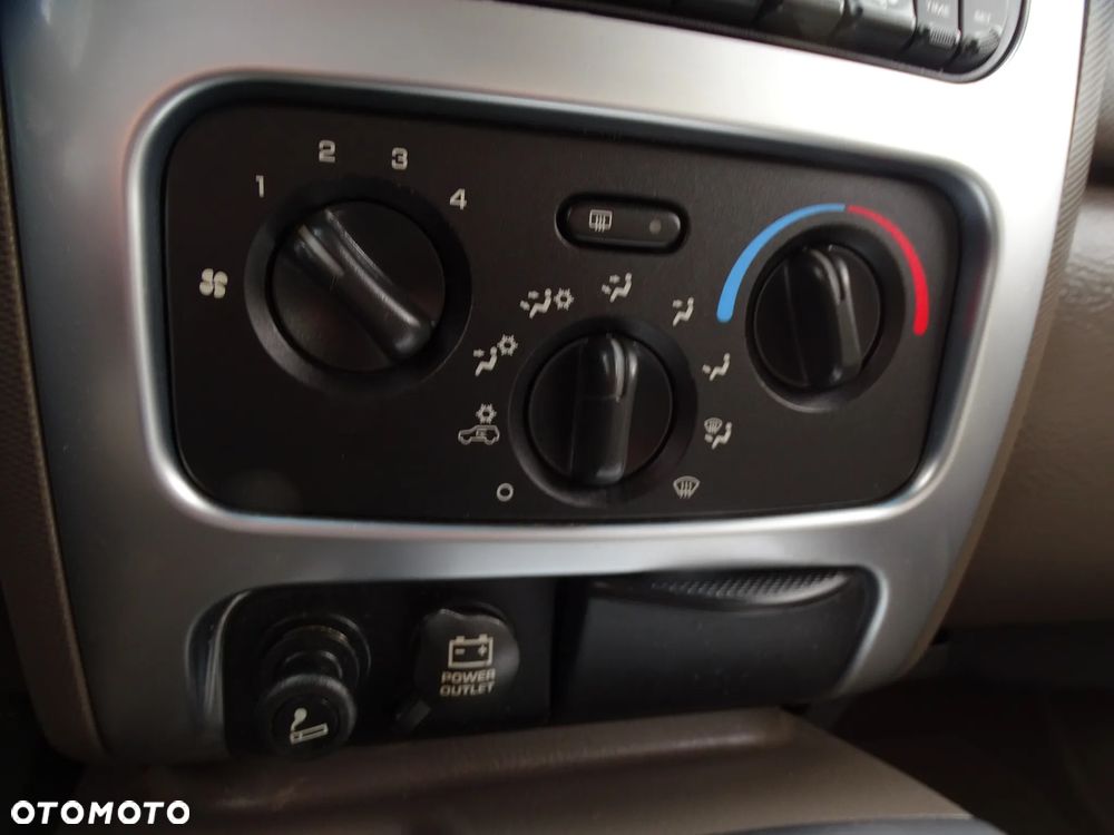 Jeep Liberty - 30