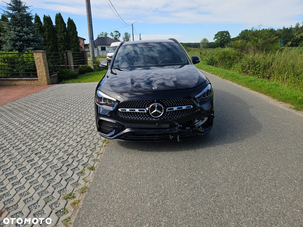 Mercedes-Benz GLA 200 d 8G-DCT AMG Line - 8