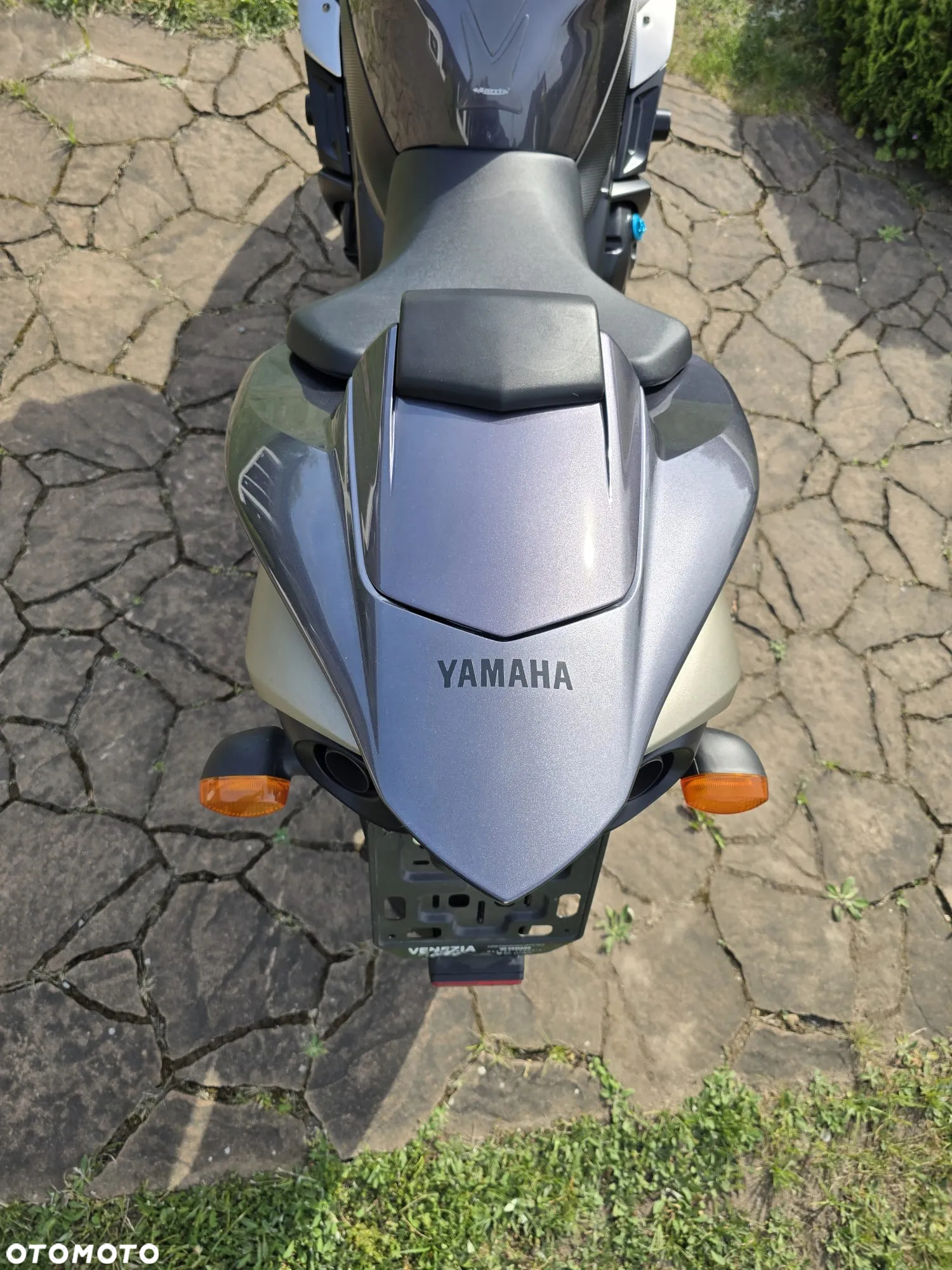 Yamaha R1 - 9