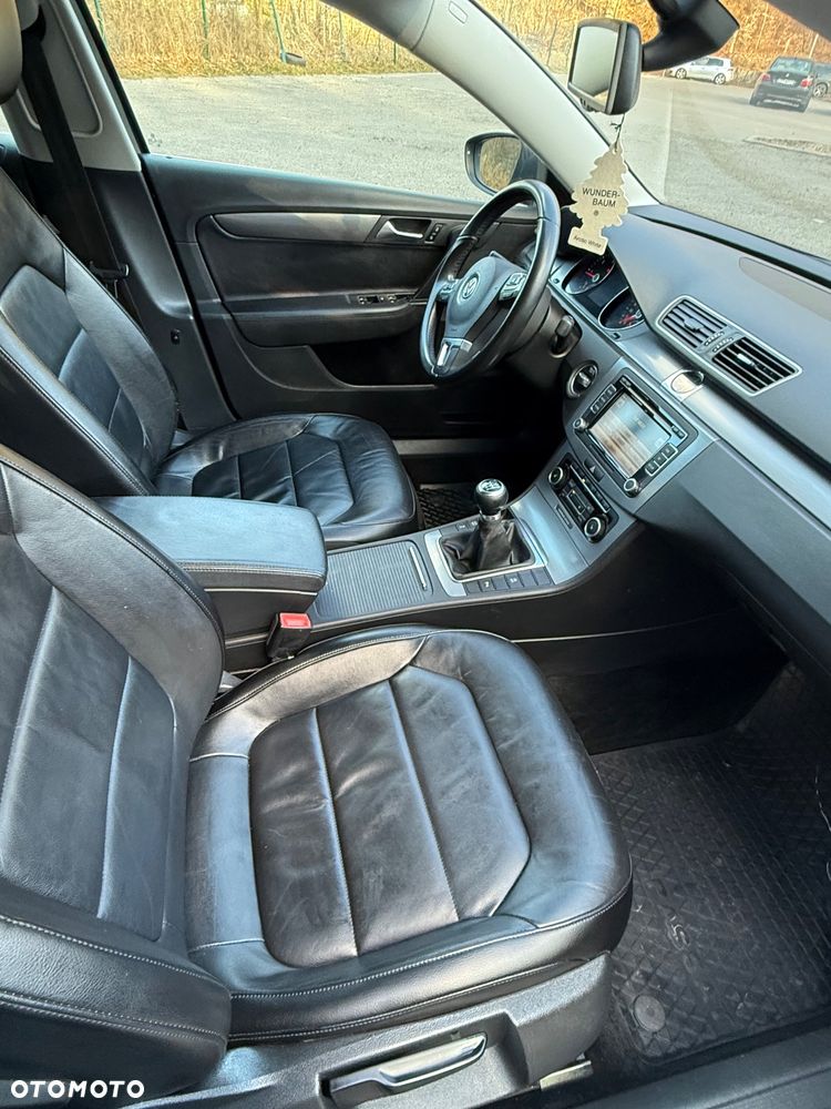 Volkswagen Passat 2.0 TDI BlueMotion Technology Comfortline - 14
