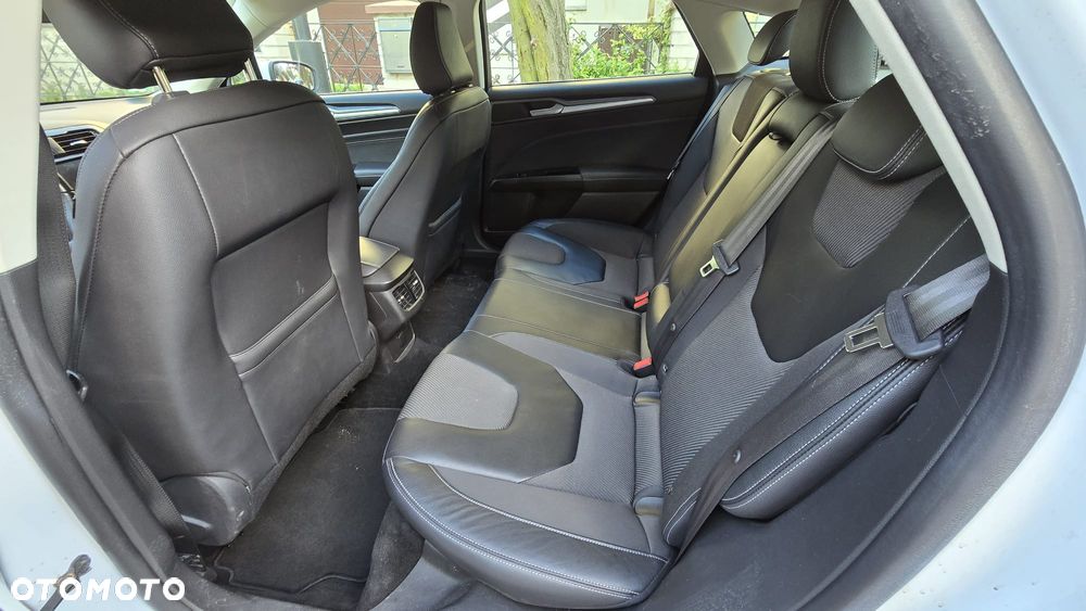 Ford Mondeo 2.0 TDCi ECOnetic Start-Stopp Titanium - 4