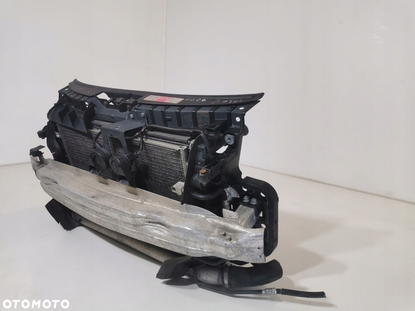 PAS PRZEDNI CHŁODNICA AUDI A6 C6 04-11 2.0 TDI - 3