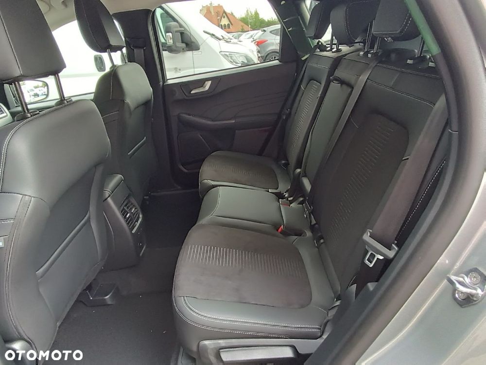 Ford Kuga - 12