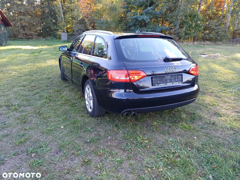 Audi A4 Avant 2011 photo 2