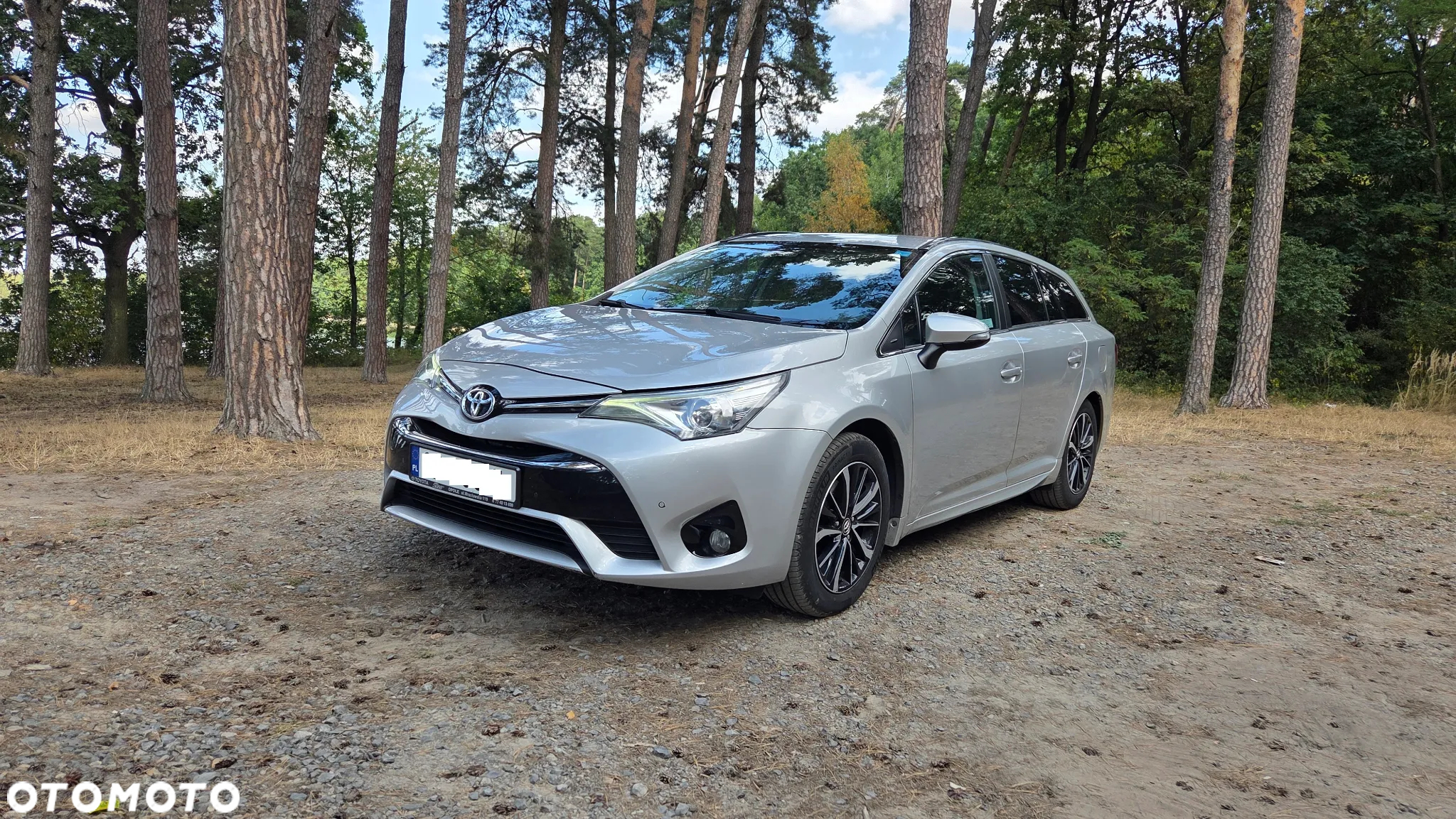 Toyota Avensis 2.0 D-4D Premium - 2