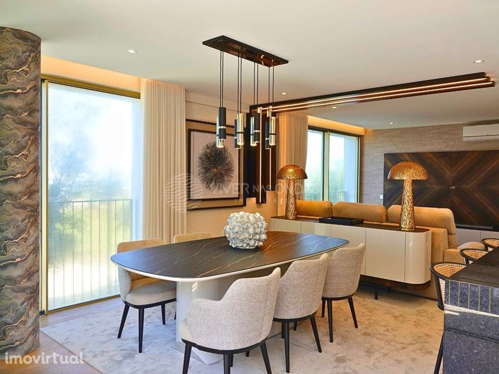 Apartamento T3 EXCLUSIVO | 2 lugares de estacionamento | Varanda - Grande imagem: 4/63