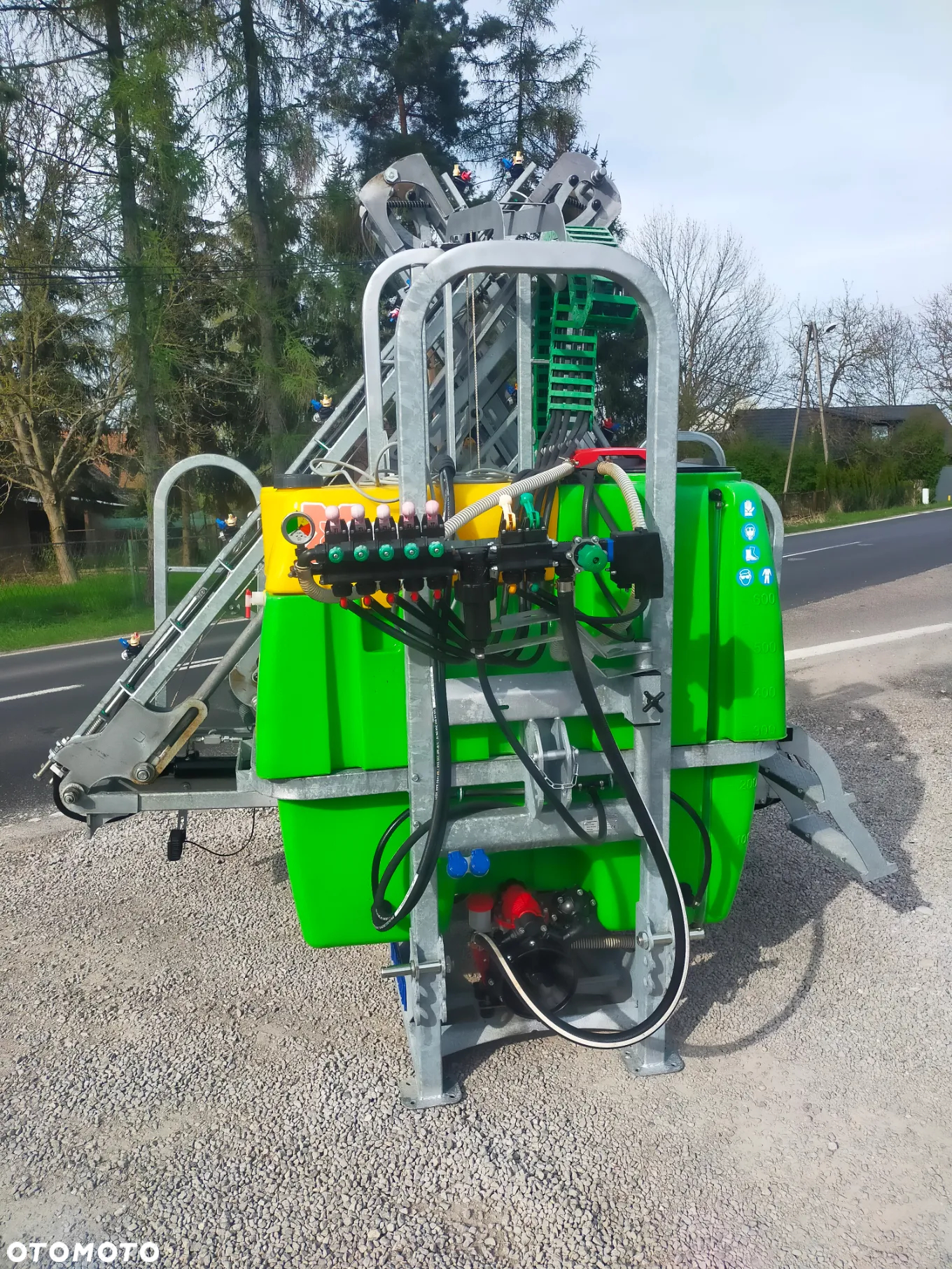 XSARA TOLMET opryskiwacz zawieszany hydraulicznie rozkładany 600l 15m - 11