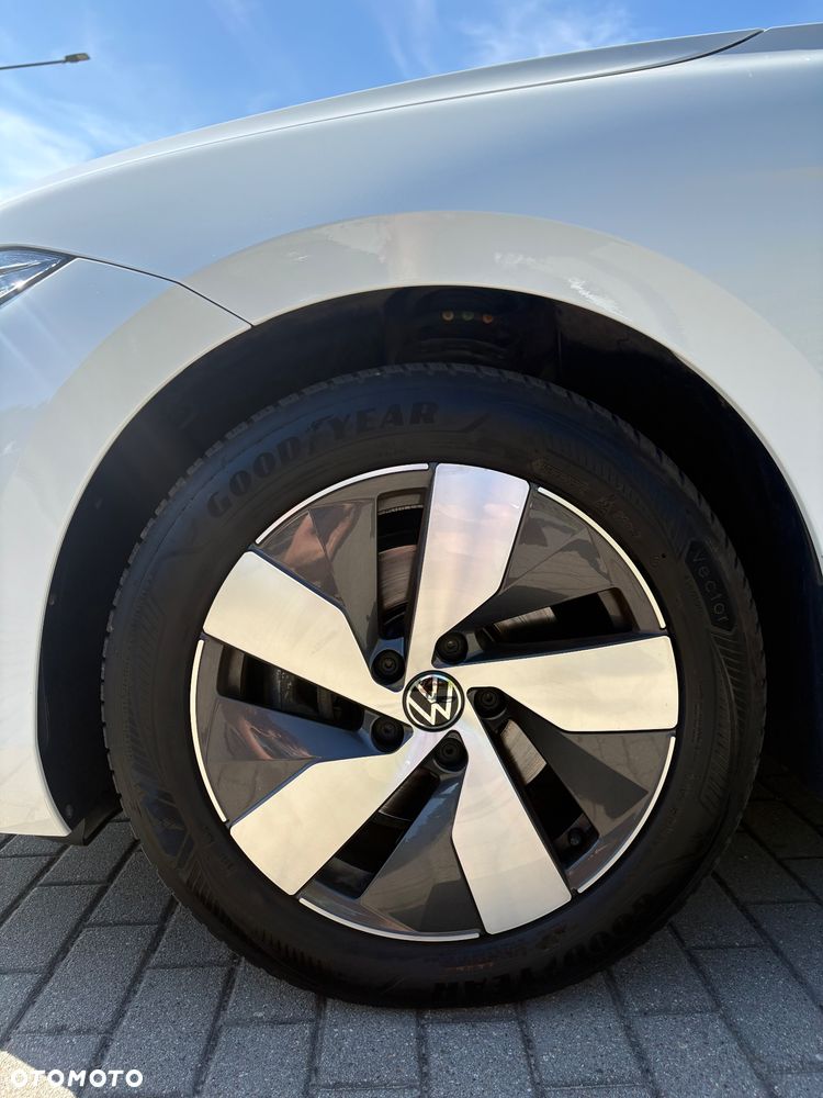 Volkswagen Passat - 10