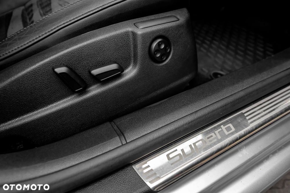 Skoda Superb 3.6 FSI 4x4 Elegance DSG - 35