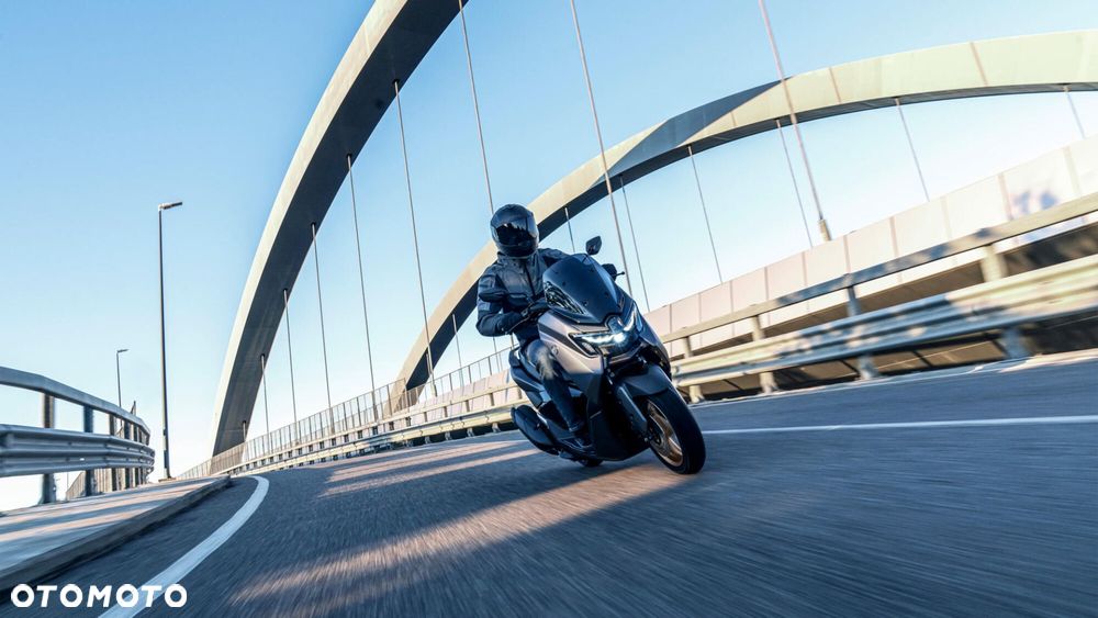 Yamaha NMAX - 4