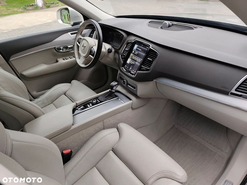 Volvo XC 90 ver-d5-scr-awd-inscription-7os - 7