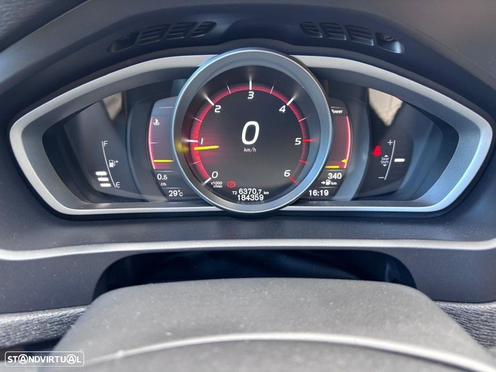 Volvo V40 Cross Country 2.0 D2 Pro - 19
