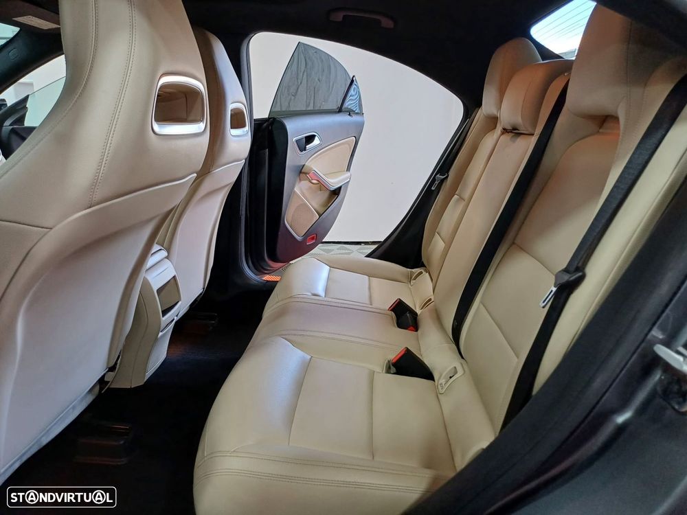 Mercedes-Benz CLA 220 CDi AMG Line Aut. - 13