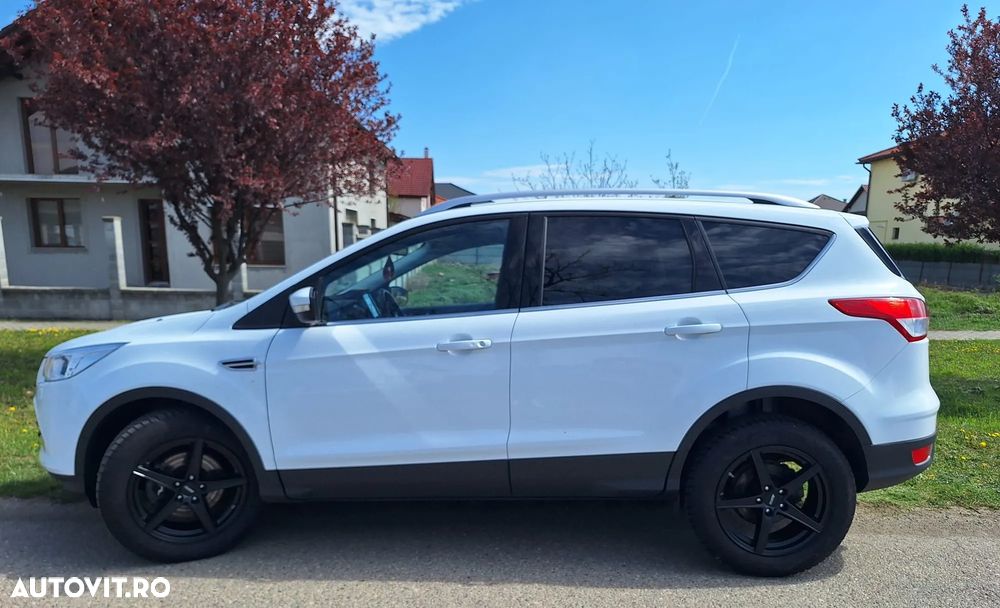 Ford Kuga 2.0 TDCi 4x4 Aut. Individual - 4