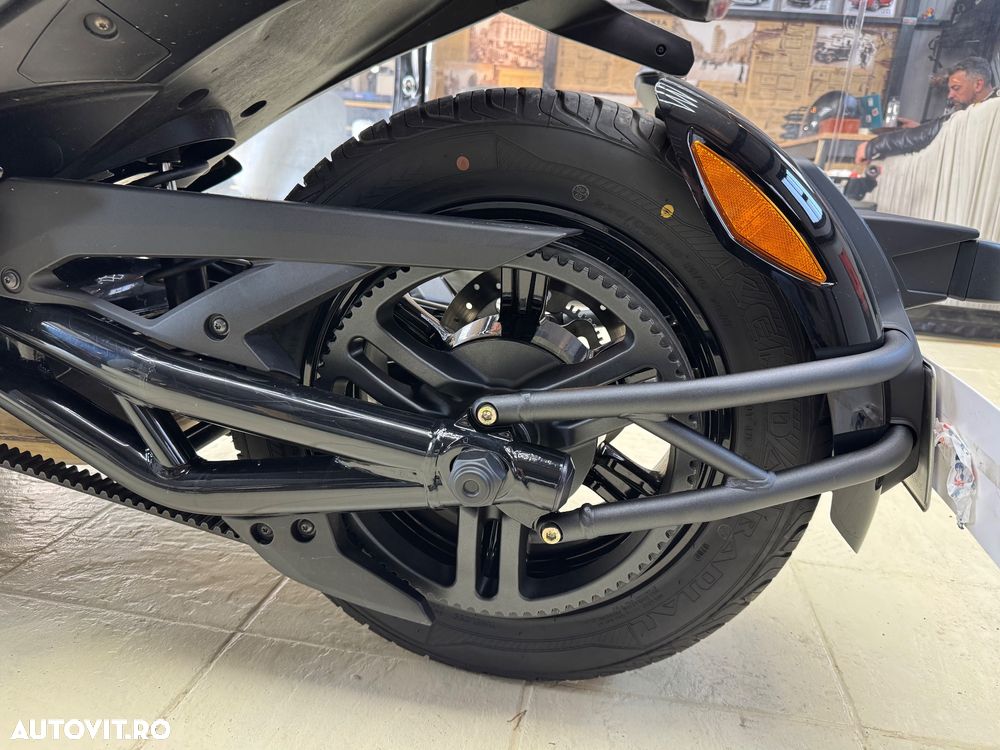 Can-Am Spyder - 14