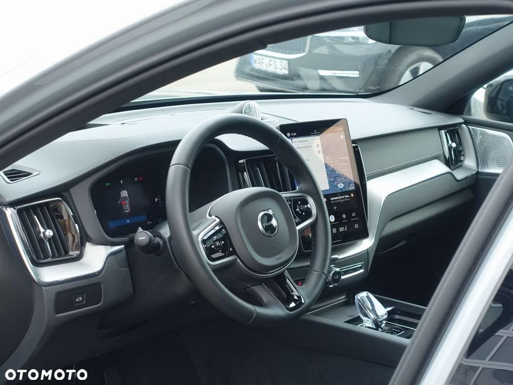 Volvo XC 60 B5 B AWD Ultra Black Edition - 11