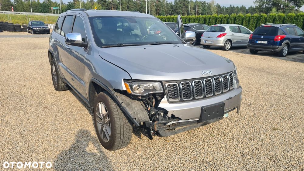 Jeep Grand Cherokee - 17