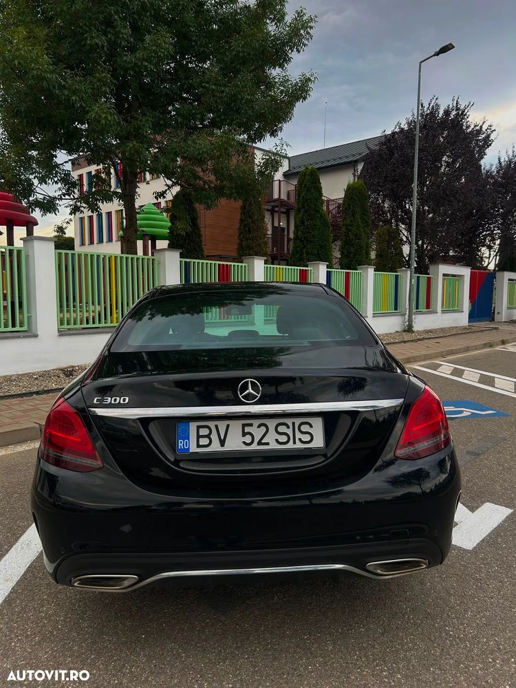 Mercedes-Benz C 300 9G-TRONIC AMG Line - 2