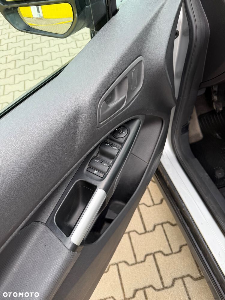 Ford Tourneo Connect 1.5 TDCi Start-Stop Titanium - 18