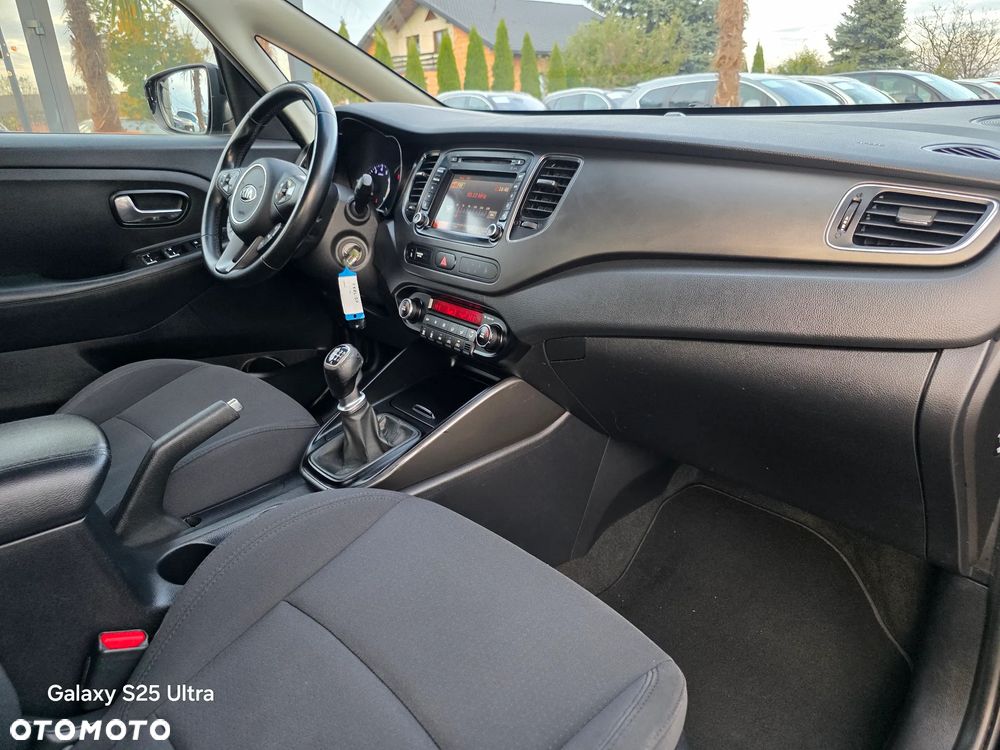 Kia Carens - 39