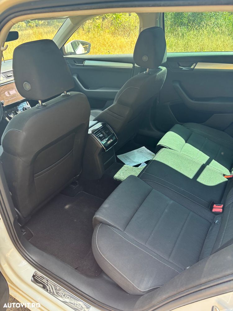 Skoda Superb 2.0 TDI Ambition - 14
