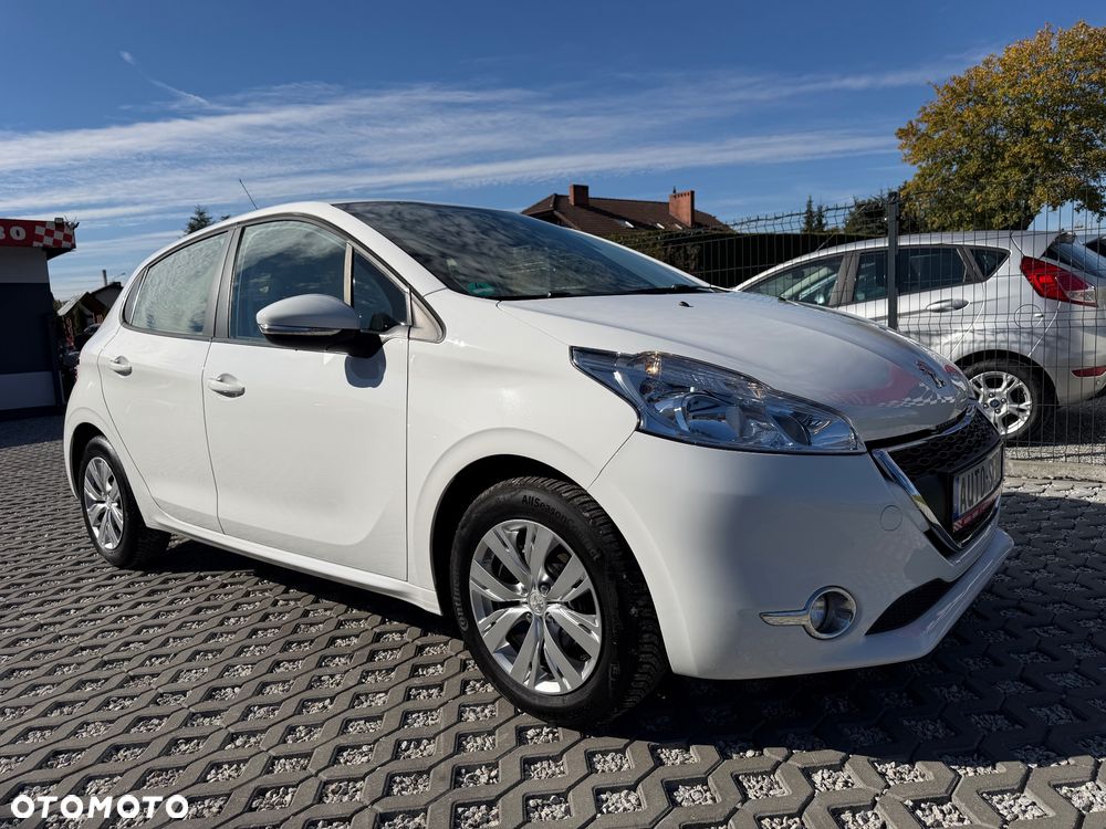 Peugeot 208 - 16