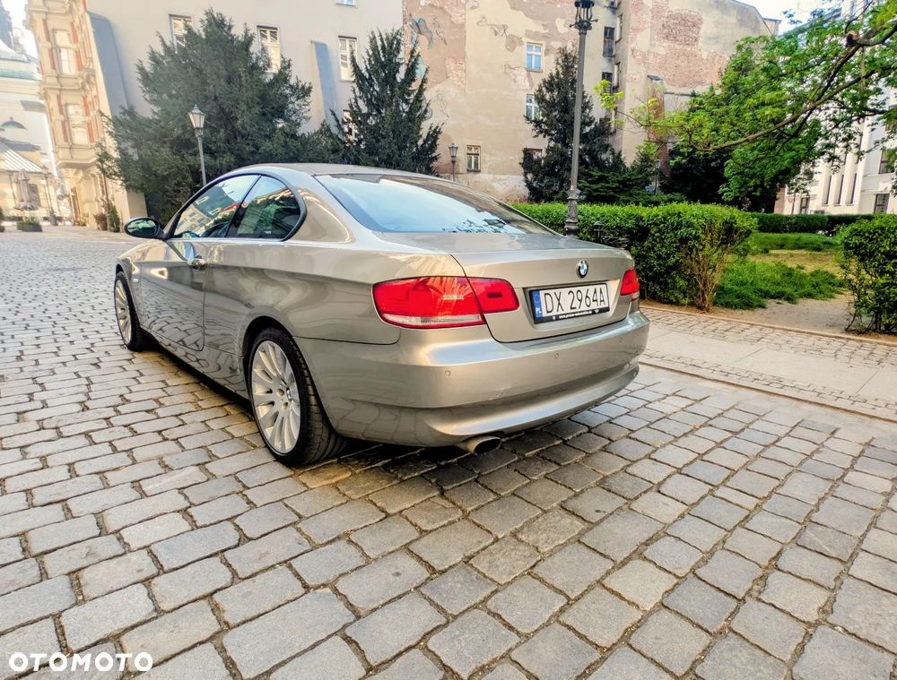BMW Seria 3 320i - 10