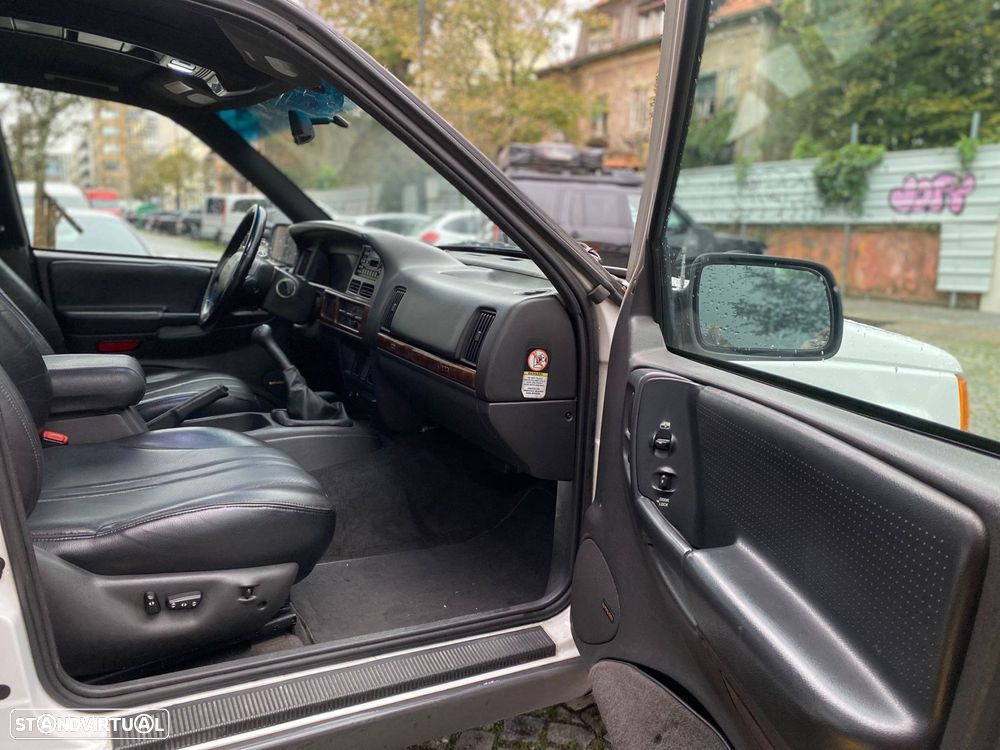 Jeep Grand Cherokee 2.5 TD Laredo - 23