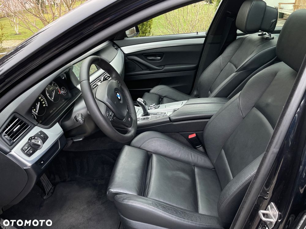 BMW Seria 5 530d xDrive - 13