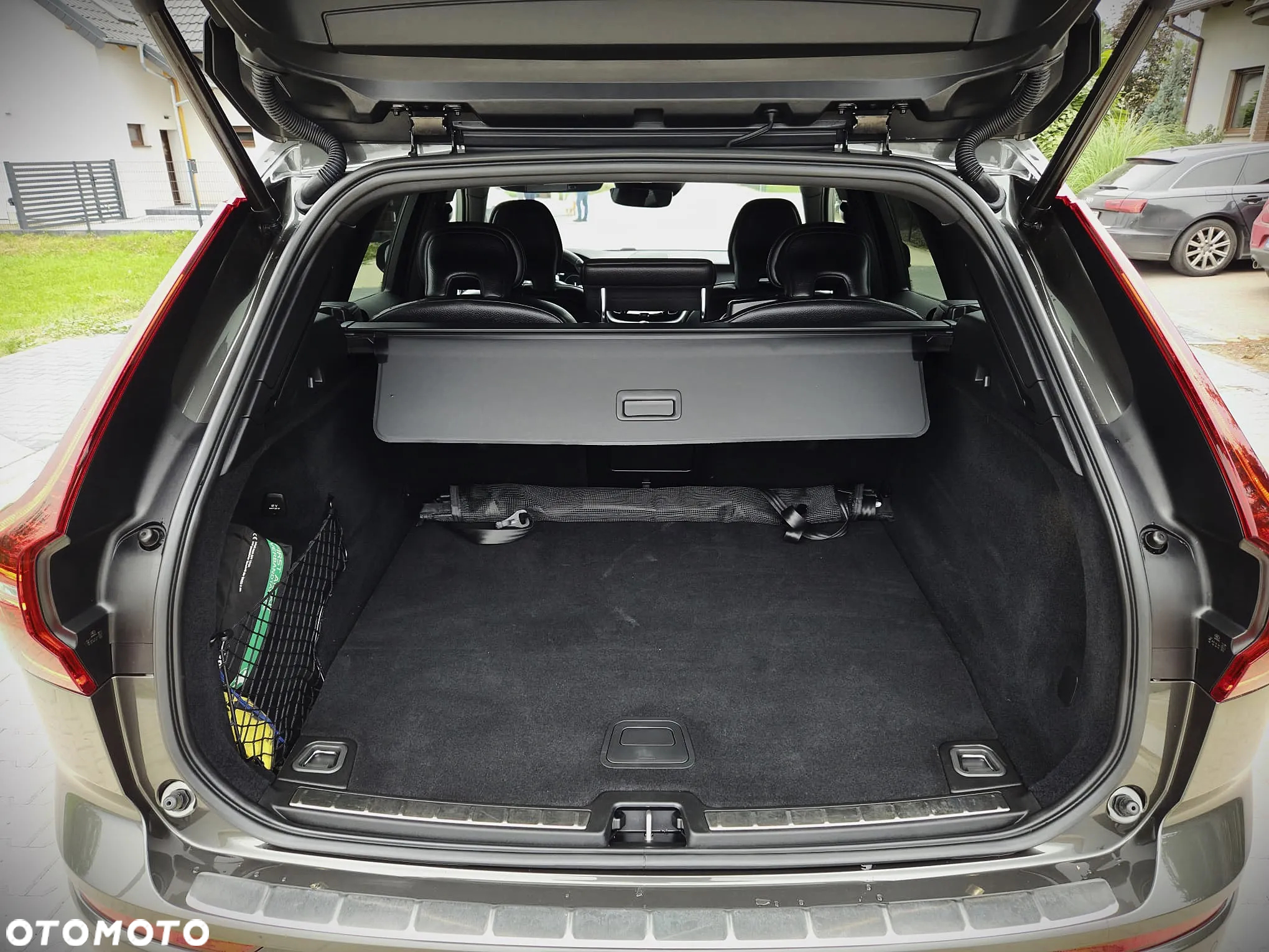 Volvo XC 60 T8 Twin Engine AWD Geartronic RDesign - 12